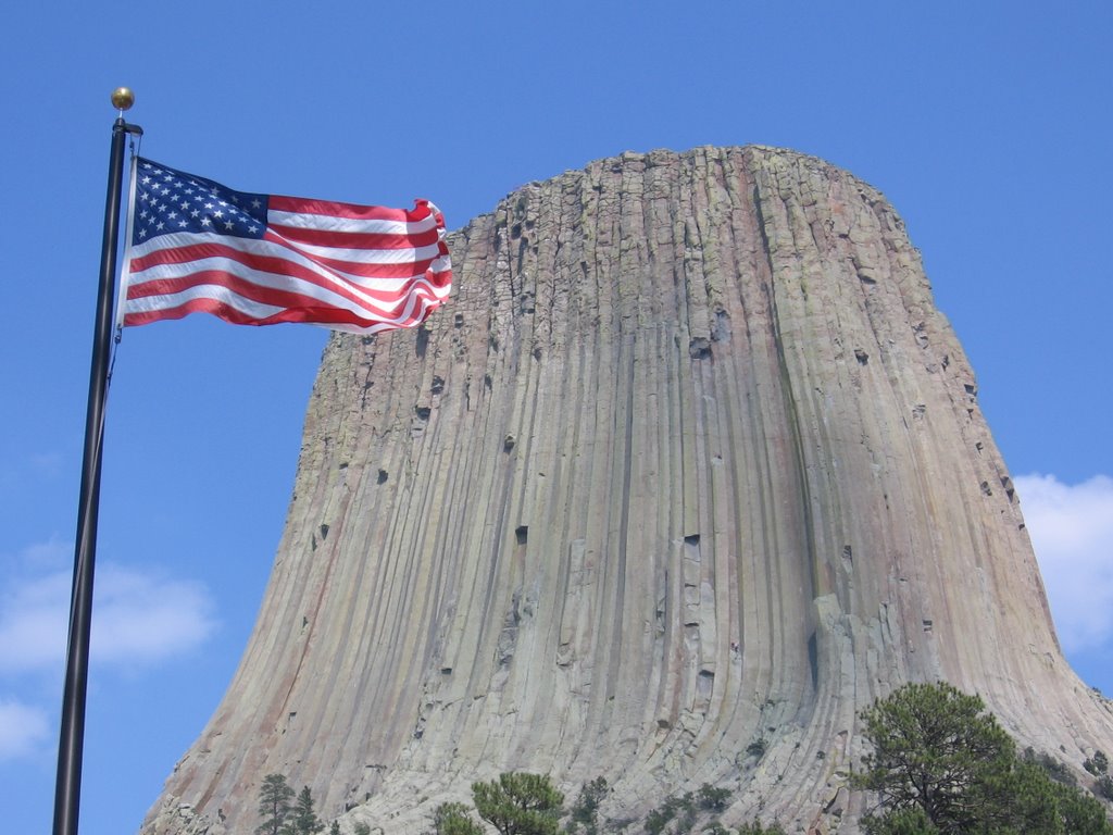 Devil's Tower National Monument, Wyoming by Lars Stratton