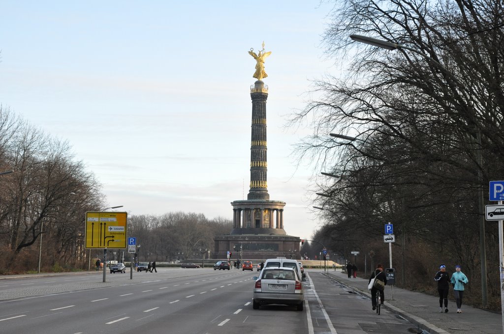 Statue of victory Str. Des 17 Juni by lilje