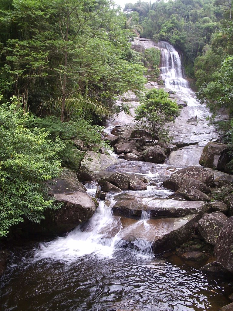 Cachoeira entre Paraty e Ubatuba CM by Carlos Maniçoba