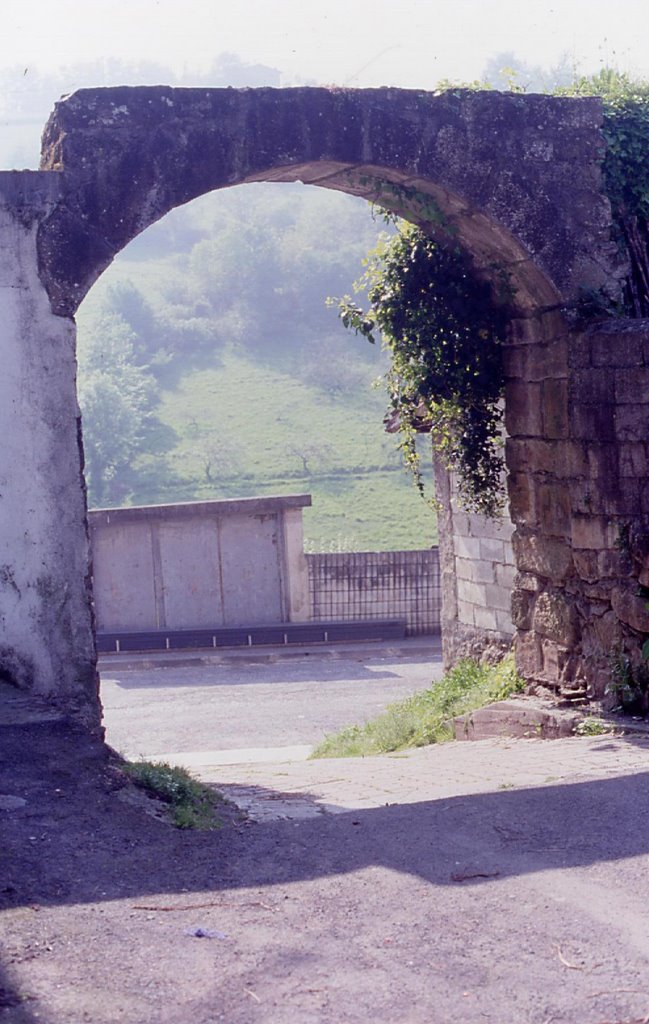 Segura, Osiña portala by arangoierri