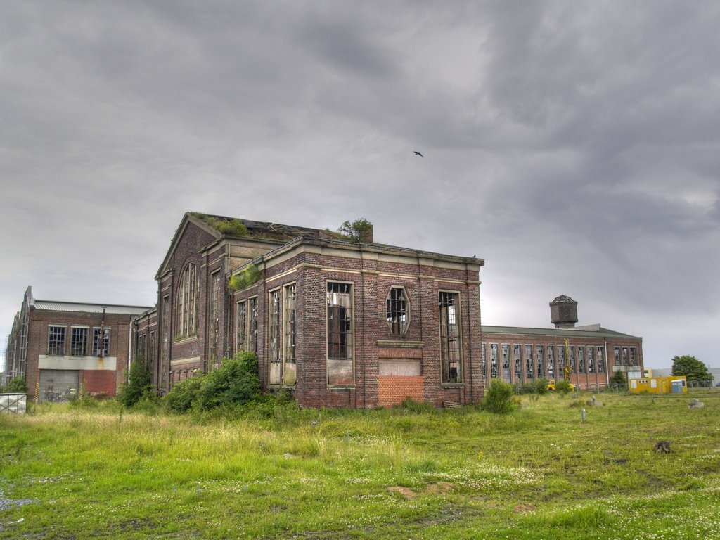 Altes Wasserwerk im Stahlwerk Becker by firstmichael