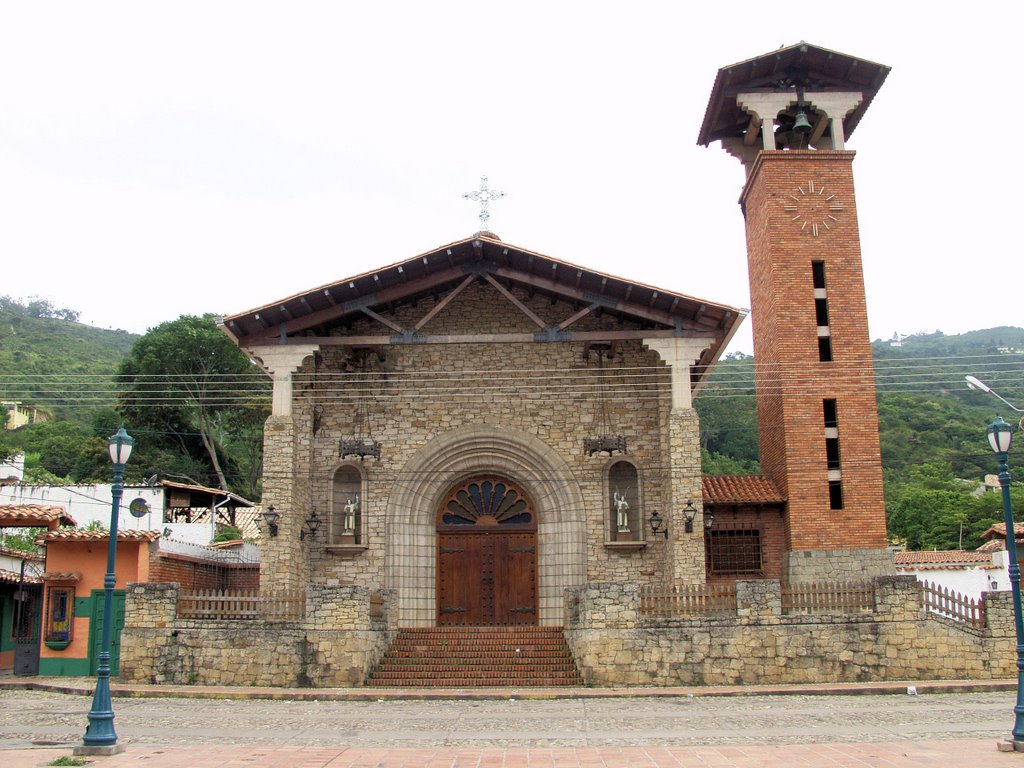 Iglesia de Peribeca 02 by Enrique Braña