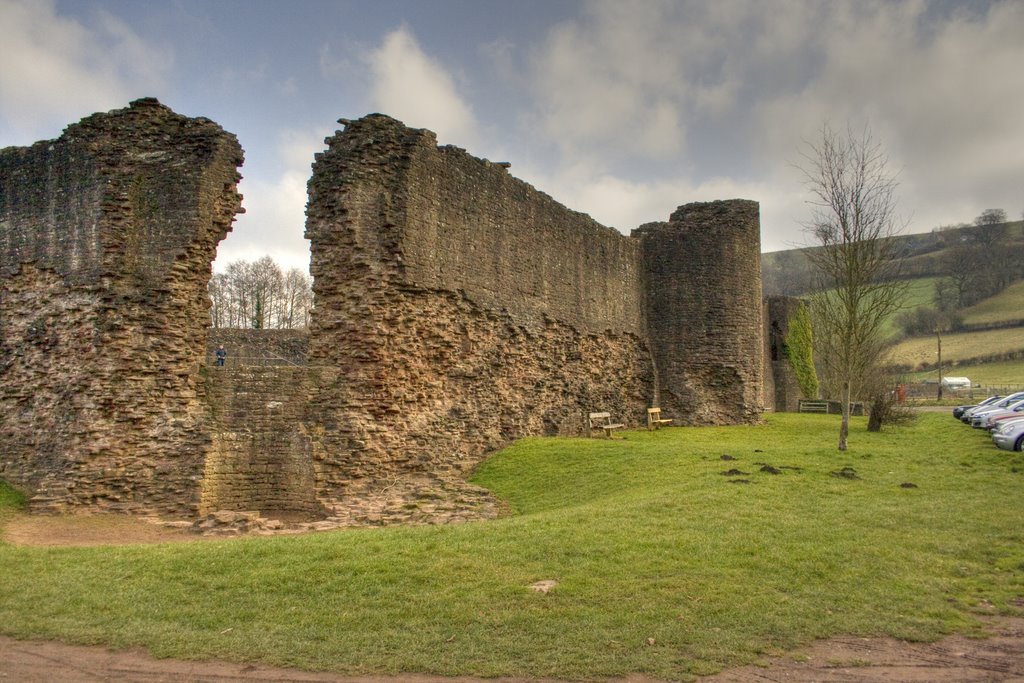 Skenfrith Castle HDR by fillup