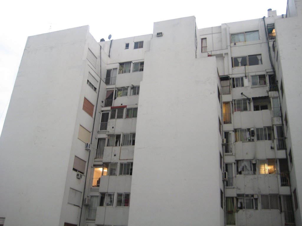 Edificio de 5000 aguero y charcas by gb1808