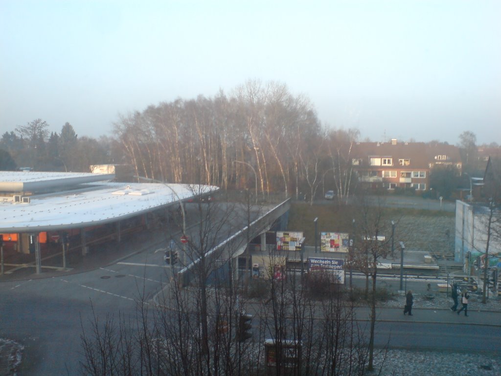 Blick aus reclamstraße 6 auf die u-bahn billstedt by mega_viti