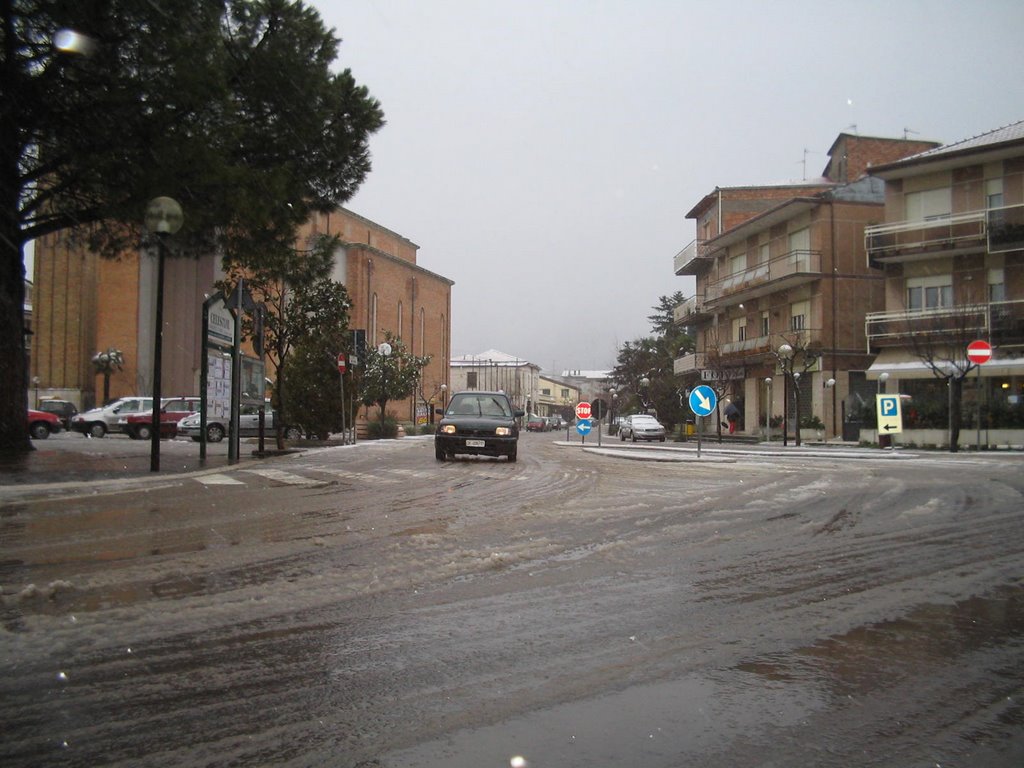 Vista della Piazza Gennaio 2005 by Daniel Caliari