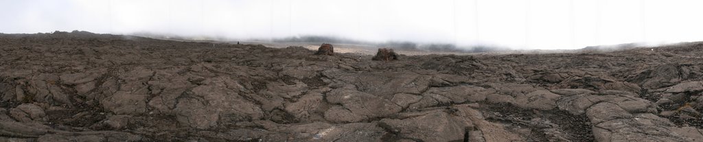 Caldéra du Piton de la Fournaise sous les nuages by SyLvAiN RoUx