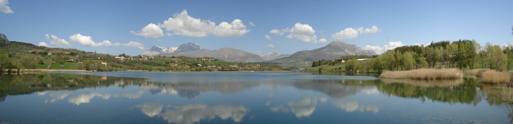 Lac de Pelleautier by ours05