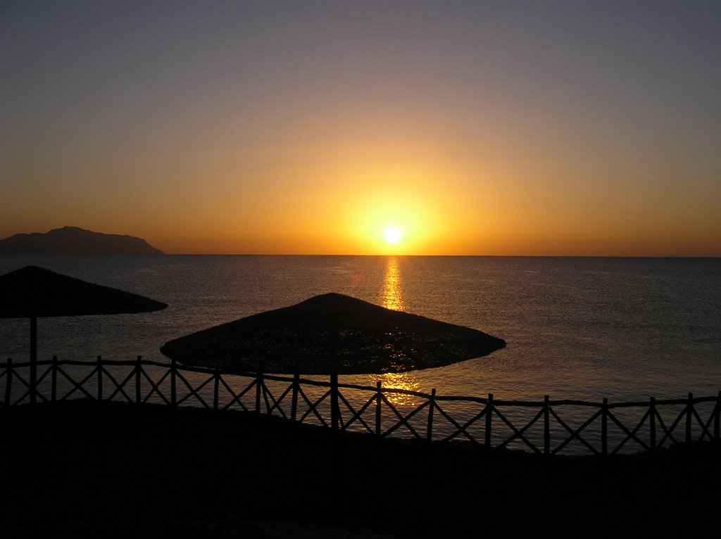 Panorama. Hotel Coral Beach Tiran. Восход 06:30, 2008.12. by Maksim and Genadij S…