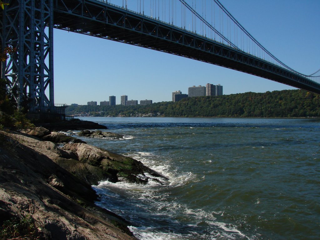 Desde Río Hudson, GW Bridge by Káralom Actividades …