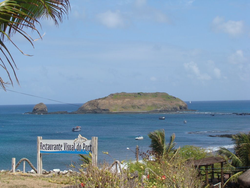 Desde o porto - ilhas menores no arquipélago de Fernando de Noronha PE - nov/2008 by Henrique de BORBA