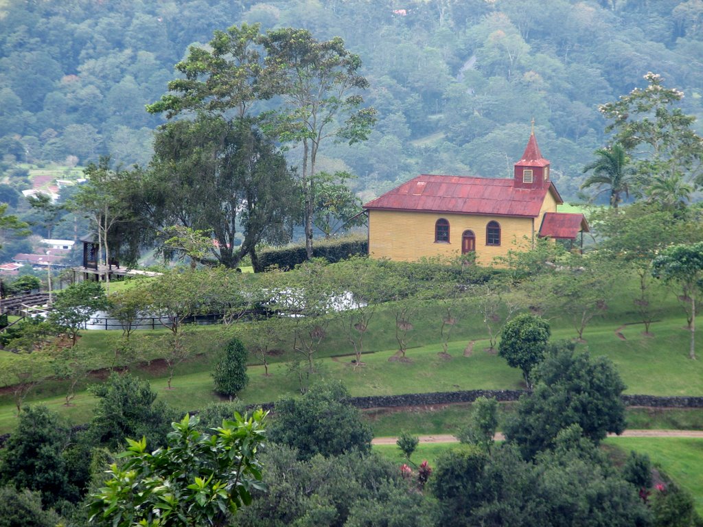 Iglesia Antigua de Sitio de Mata by marcelo ortiz