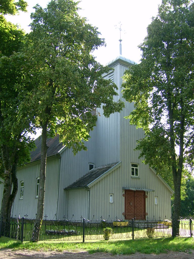 Ropkojų bažnyčia by Andrius Cern