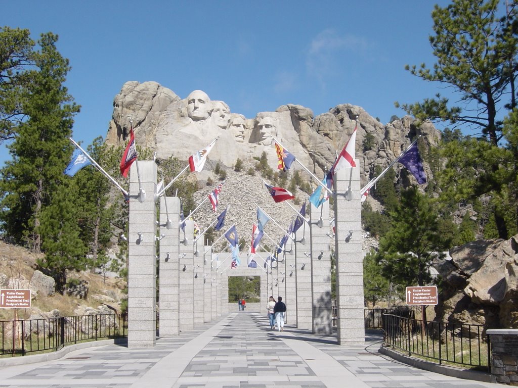 MT. RUSHMORE, 02MAY05 by Howard Millichap