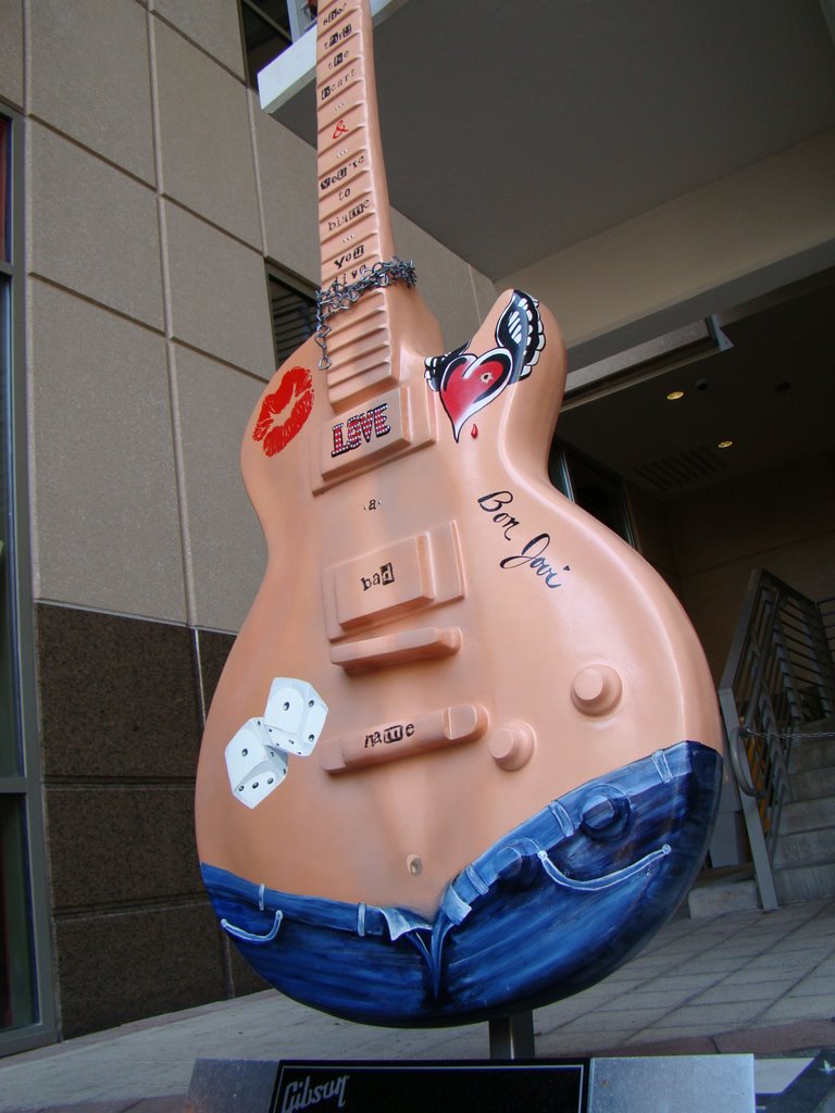 Guitar sculture by Deborah Knispel inspired by Bon Jovi by mcolon93