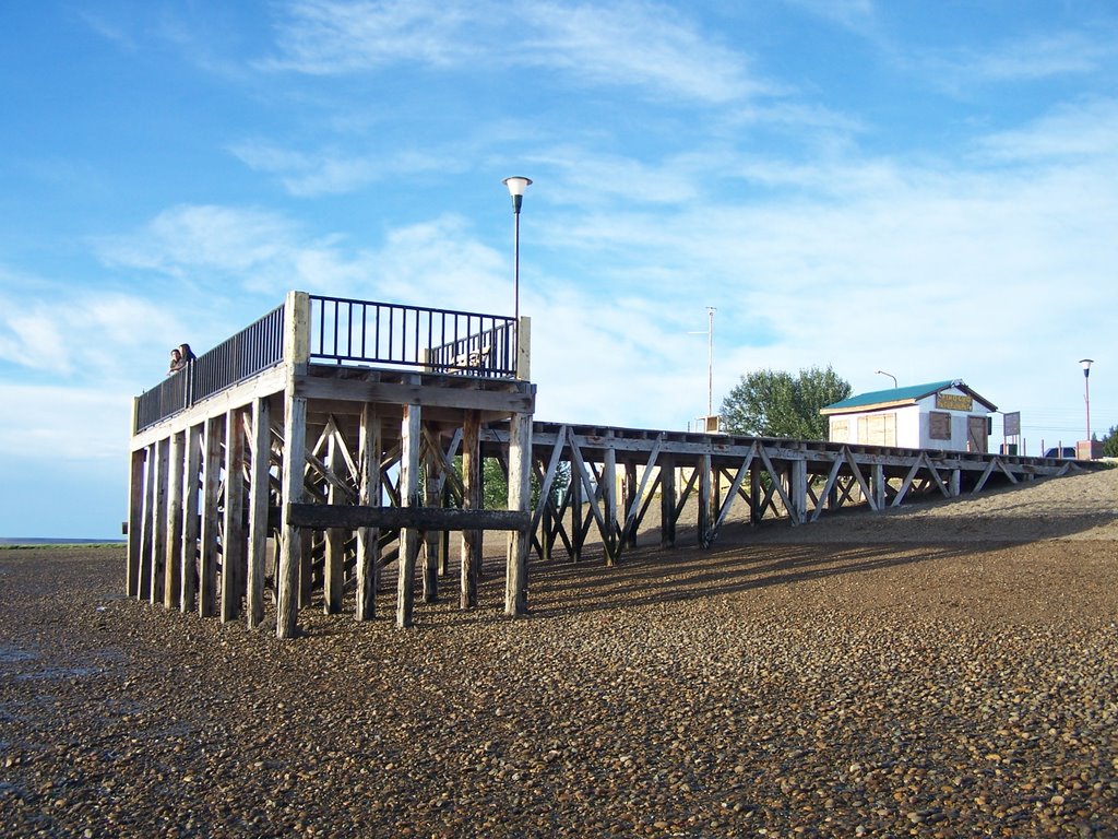 El muelle viejo de San Julian by Markovacic