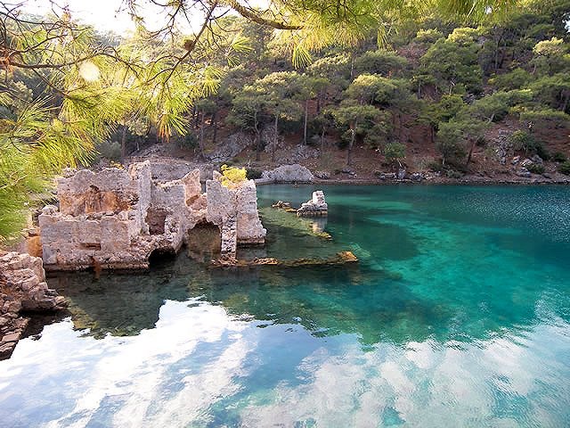 Hamam Bay by Goceklife