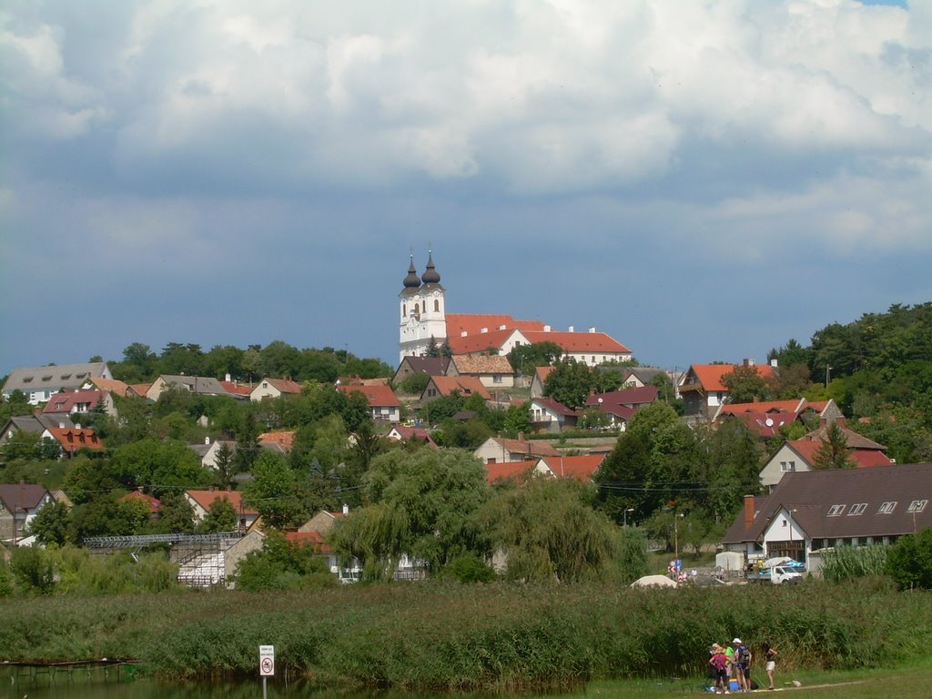 A Tihanyi apátság a Belső-tótól by Csontos Antónia