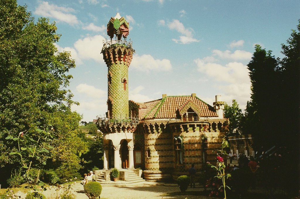 Capricho de Gaudí by Carmen Peña Medina