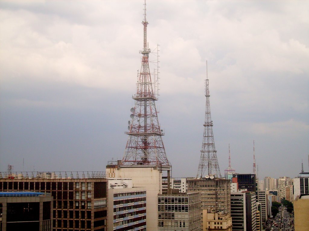 Antenas da Av. Paulista by Yuri Alexandre