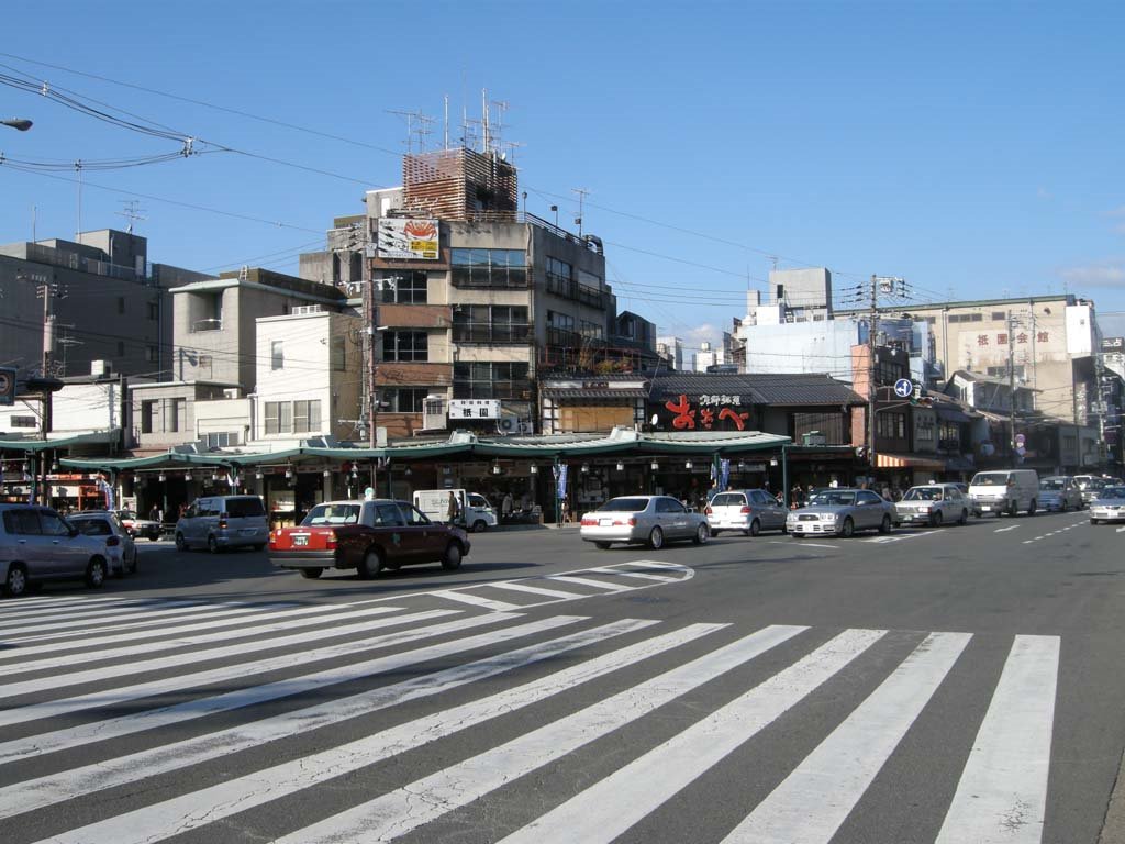 Gion cross,Kyoto city　祇園交差点（京都市） by butch24h