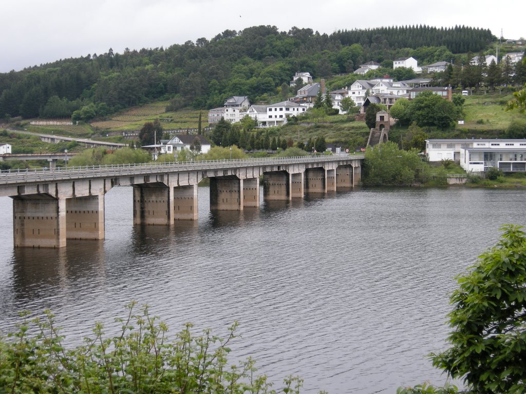 Portomarín - Ponte sul Rio Miño by P.Tiago