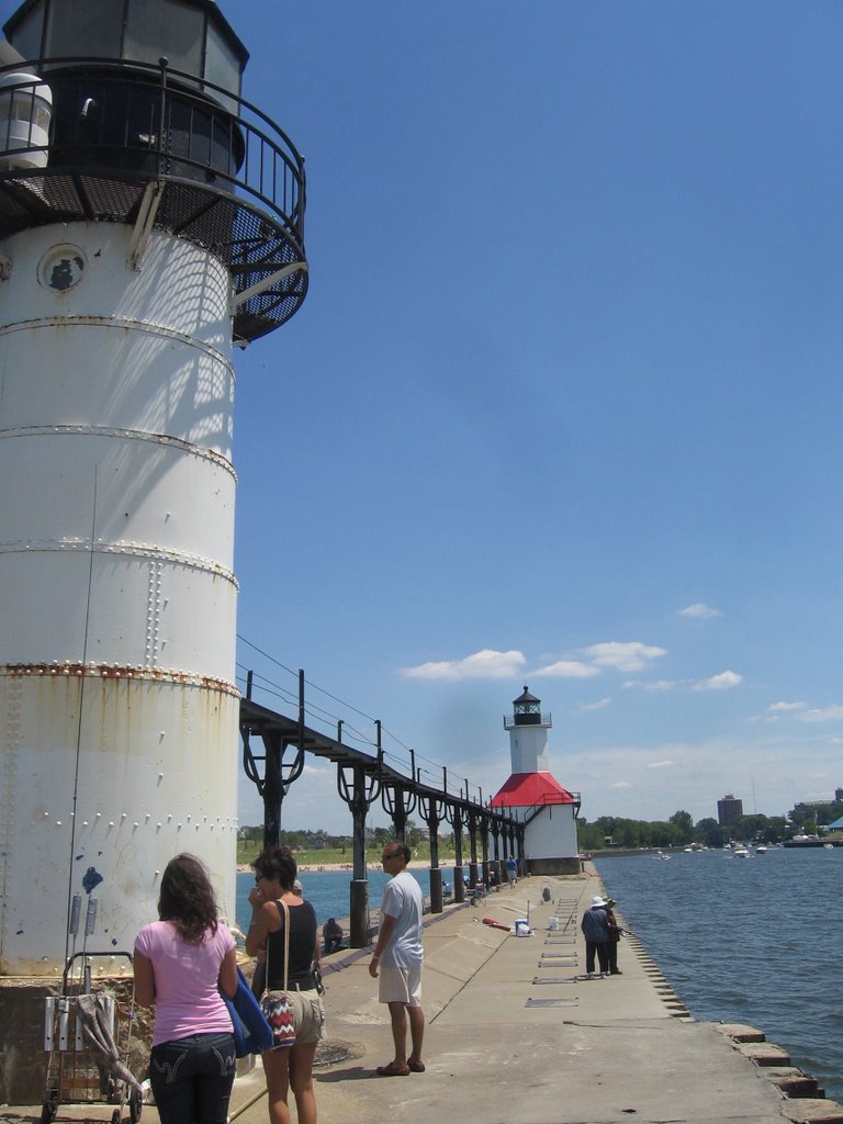 St. Joseph Lighthouses in the summer by UnagiUnagi