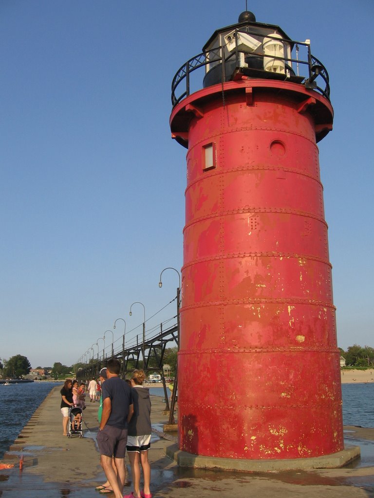 The front of South Haven Lighthouses by UnagiUnagi