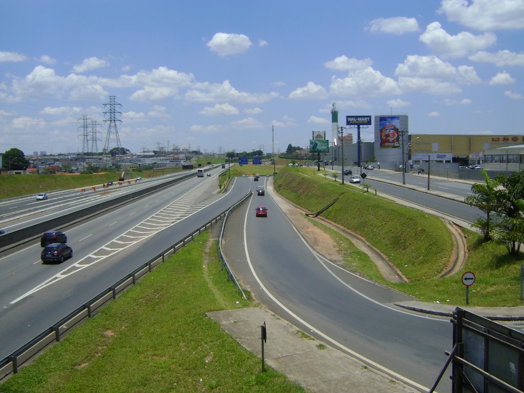 Bairro São Bernardo - Passarela Anhanguera - via de Acesso a Rodovia Santos Dumont by Alexander Denarelli