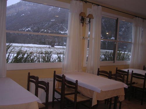 COMEDOR DEL HOSTAL NEVADO by JOSE LUIS OROÑEZ