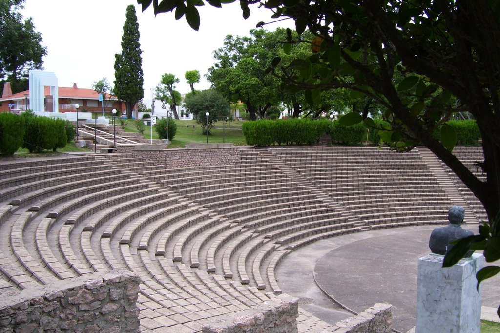 Nuestro famoso teatro de verano by Rene Boretto