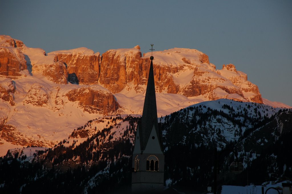 Alba a Livinallongo by Luca Rosso