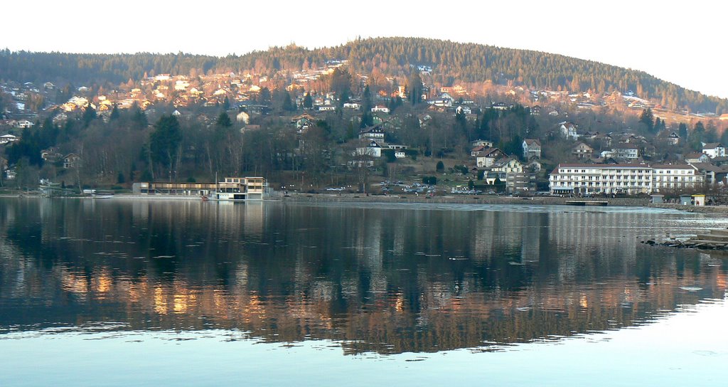 Lac de Gérardmer au couchant by christian caffin