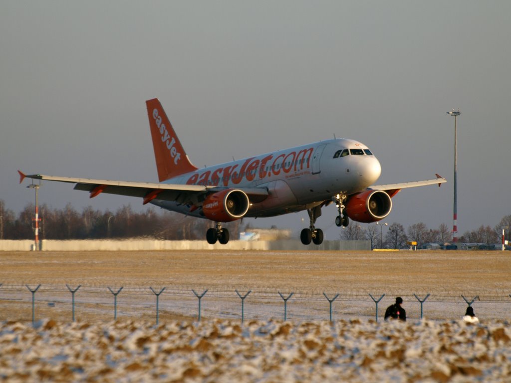 Landing Plane at Ruzyne Airport - Winter 2009 by Petr Morawetz