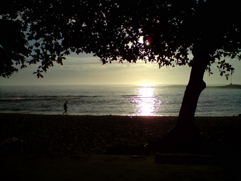 Praia castanheiras guarapari by Gustavo Dornas