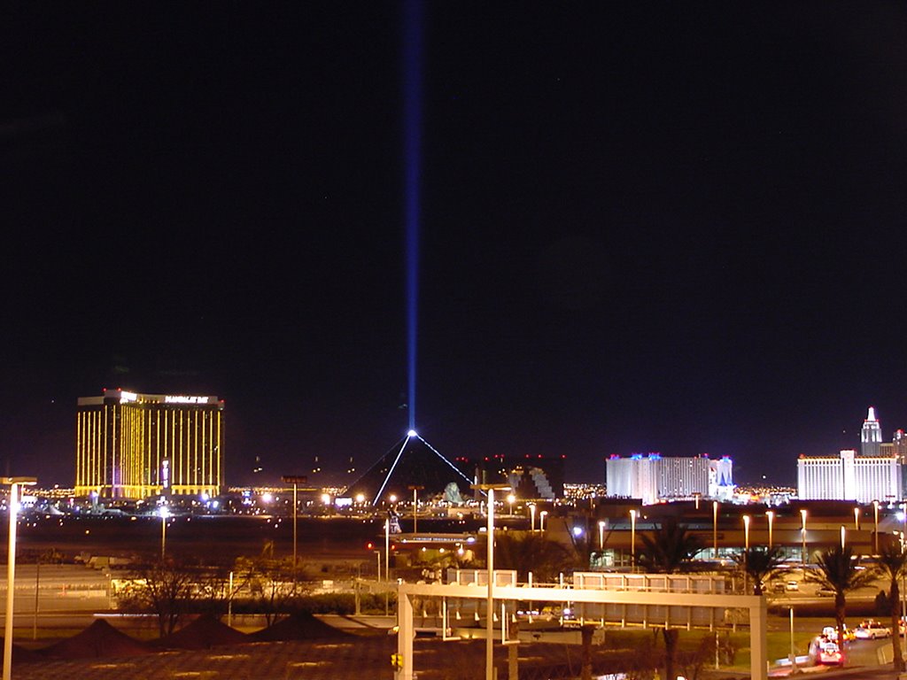 Light of Luxor by llobster1