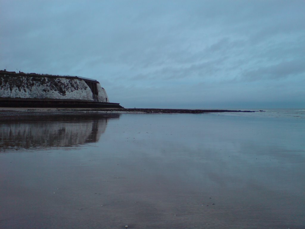 Dumpton Gap by Clare Dove