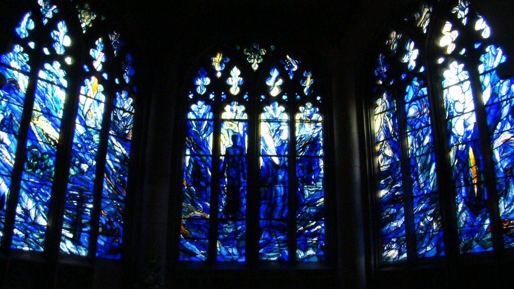 Gloucester Cathedral inside by EtnicA