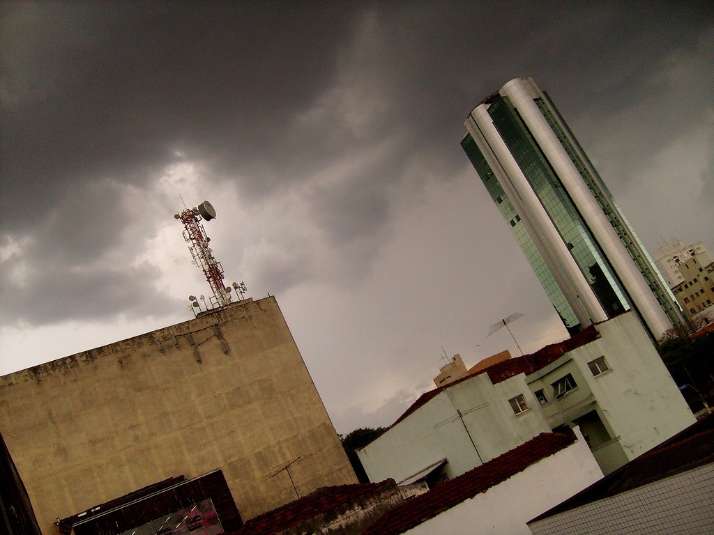 Chuva em Santana - zona norte de São Paulo by Yuri Alexandre