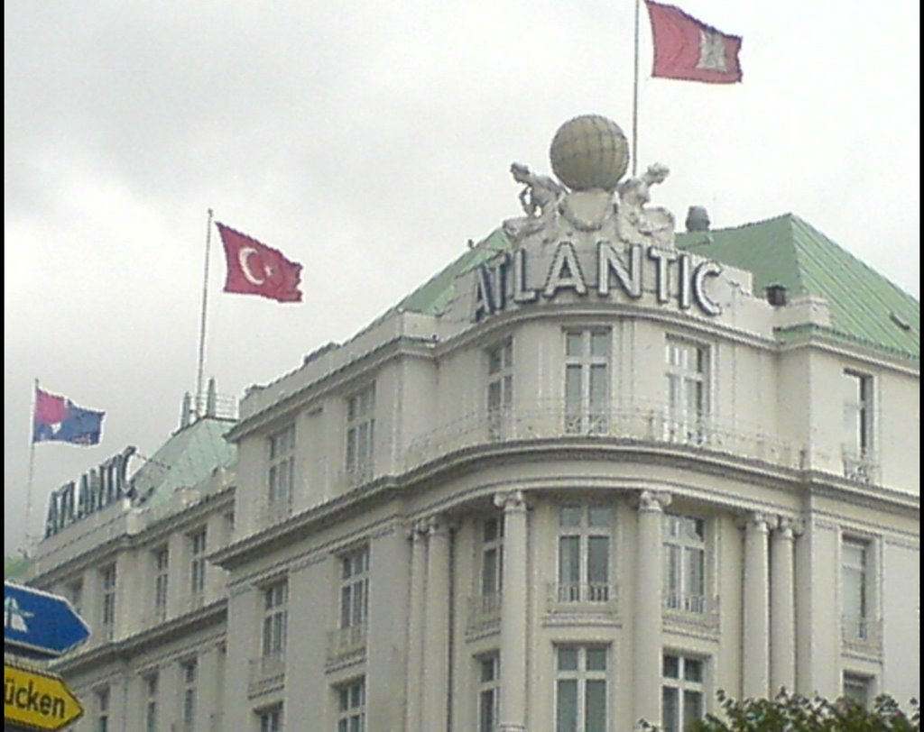 Atlantic Hotel by dirik