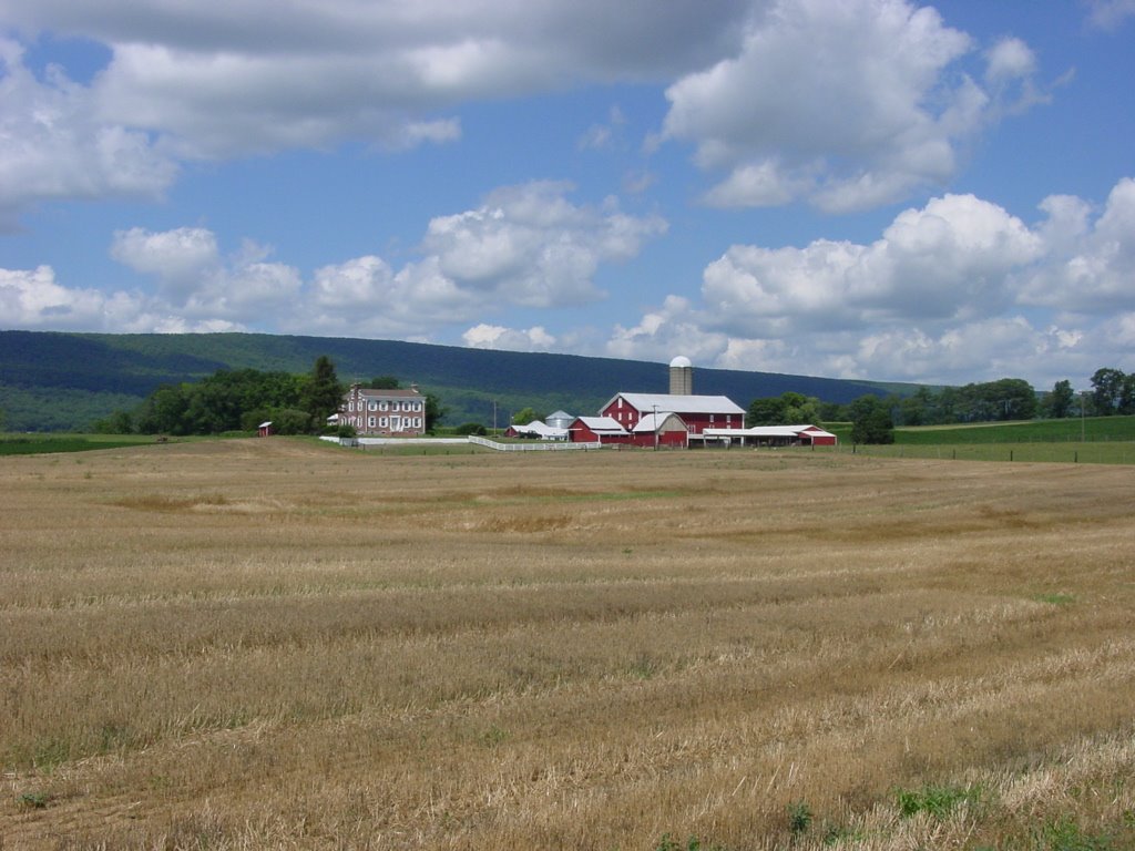 Centre County farm on Earlystown Rd by Larry Lamb