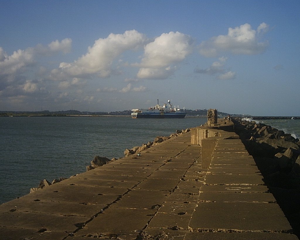 Porto do Recife - Saida de um Navio by s.marin@ig.com.br