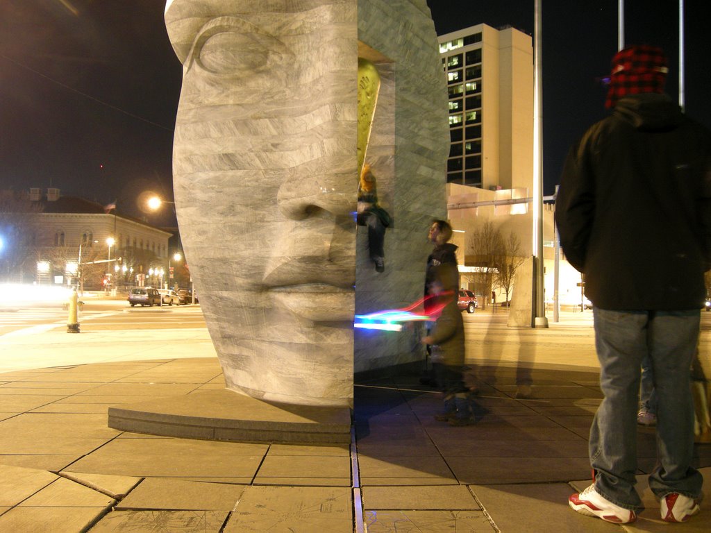 Larry Kirkland sculpture outside Webb building by djarard