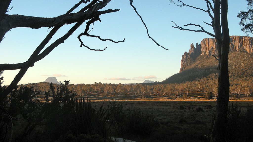 Mt Oakleigh, Overland Track by jez_au