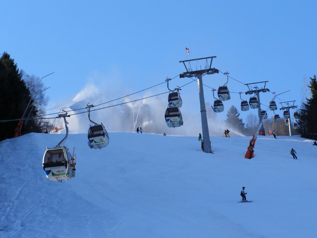 Skiing at Zell am See, Austria by cppuser