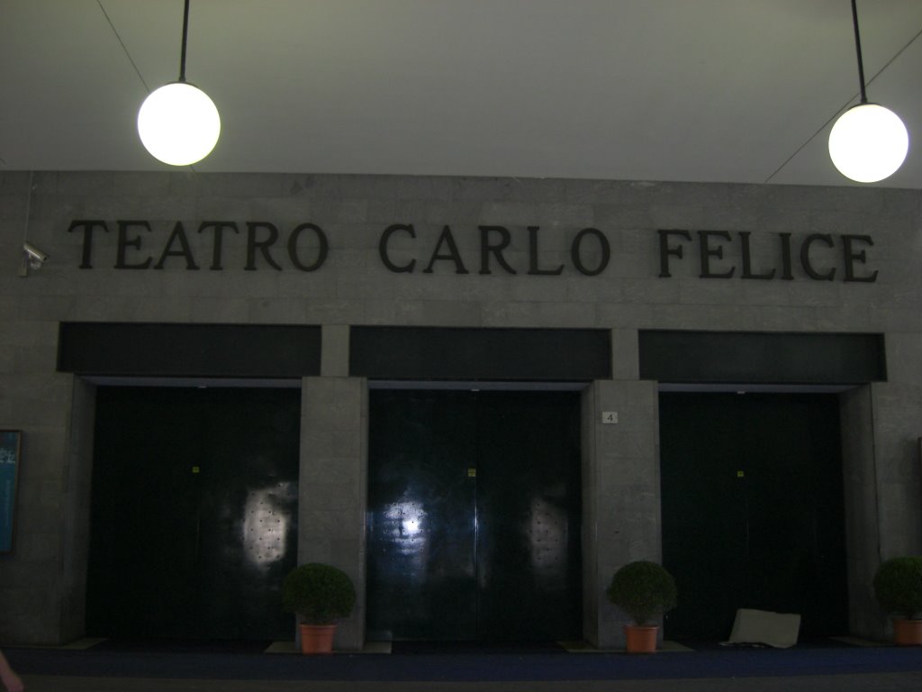 Ingresso Teatro Carlo Felice by giramondo85