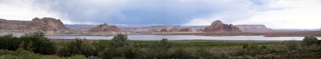 Lake Powell, Page AZ by gipione