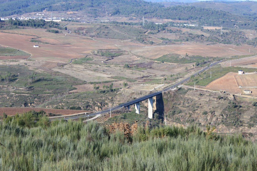 Nova Ponte De Portomourisco (Ourense) by laura&paula