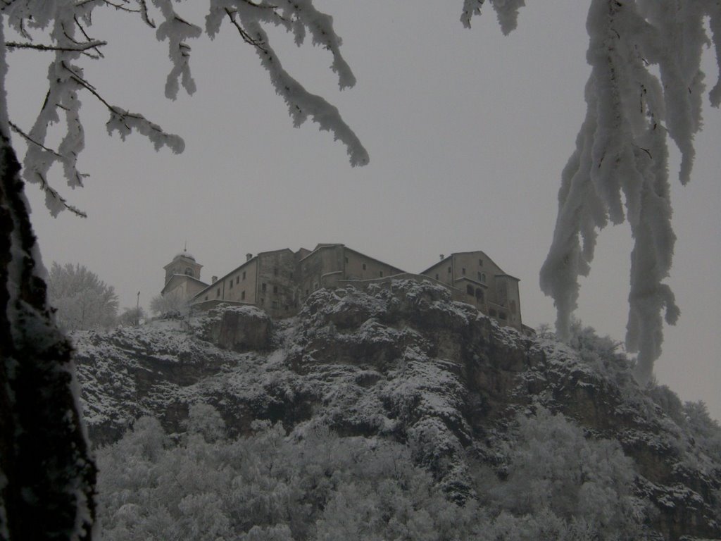 Feltre.anzù.il santuario nella cornice di neve by Egidio Moretton