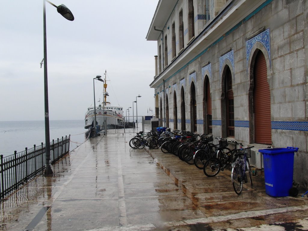 Büyükada merkez ve çevresi görüntüler. by Ilhan Parçalı